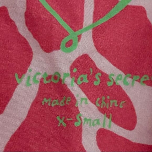 Victoria’s Secret Giraffe Print Long Sleeve Button Down Pajama Shirt Pink sz XS - Picture 3 of 12